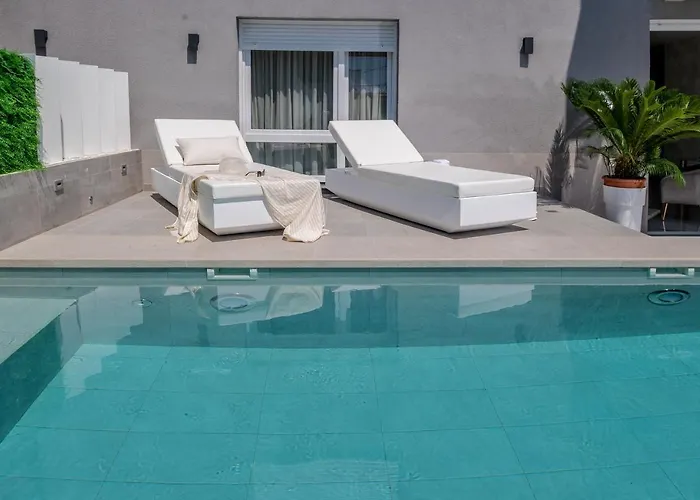 Golden Cell Appartement *