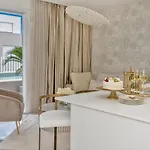 Golden Cell Apartment *