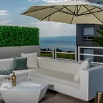 Golden Cell Apartment Split