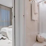 Golden Cell Apartment *