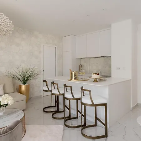 Apartment Golden Cell Split
