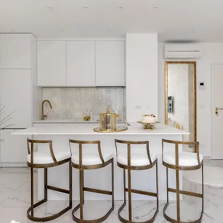 Golden Cell Apartment Split
