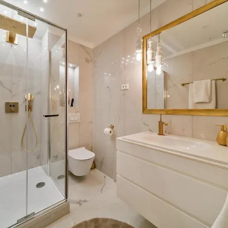Apartment Golden Cell Split